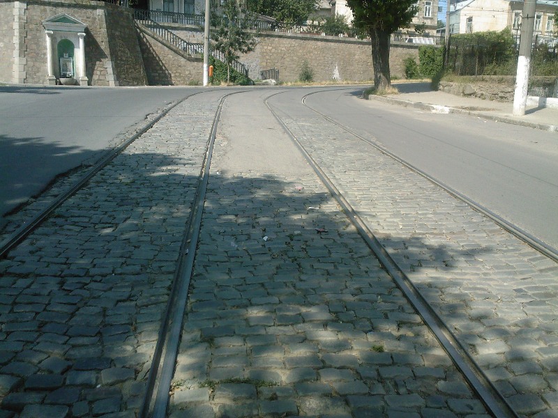 1669 - Linia de tramvai spre gara - aspect (05.08.2008).jpg
