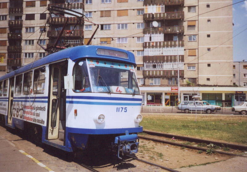 Tramvai Tatra T4 1175 - capat Nufarul - 2000.jpg