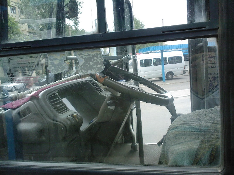 4102 - YRB cabina, vedere exterioara (13.05.2009).jpg