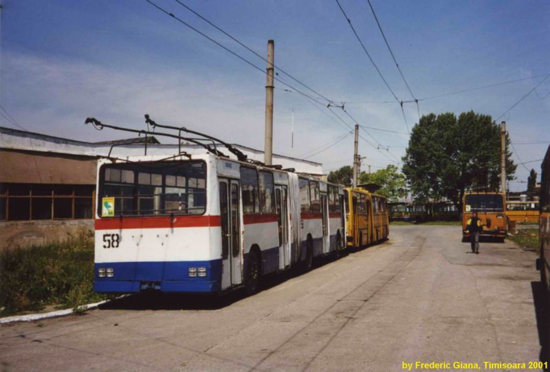 58-Trolleybus Rocar 117 E Timisoara 2001 3.jpg