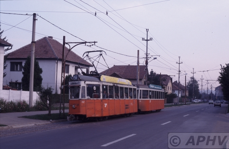 aphv_630_Sibiu_727_en_315_ex_Geneve_eindpunt_tram_depotspoor_18-9-2003.jpg