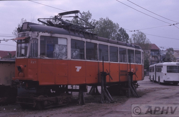 aphv_631_Sibiu_721_ex_Geneve_depot_tram_en_bus_18-9-2003.jpg