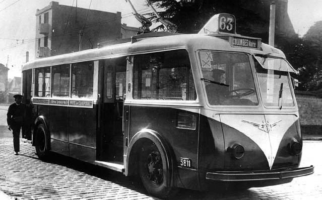 En 1943, la CMP mettait en service ses premiers trolleybus Vtra sur la ligne 63, Porte Champerret - Colombes.jpg