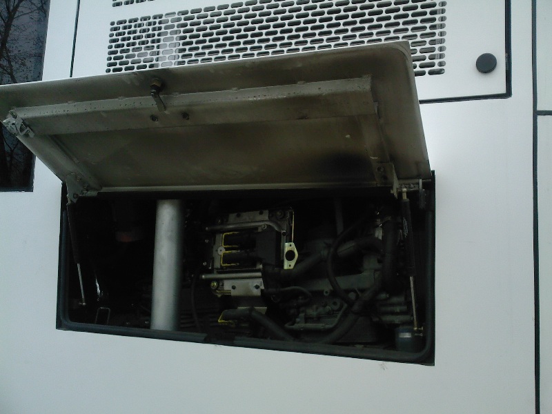 MAZ 203 - motorul + aspect sistem de transmisie si evacuare (29.11.2008).jpg