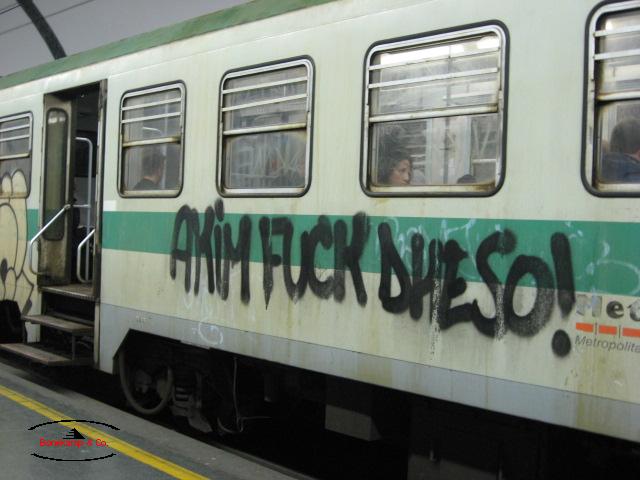 Roma Metro Grafiti.jpg