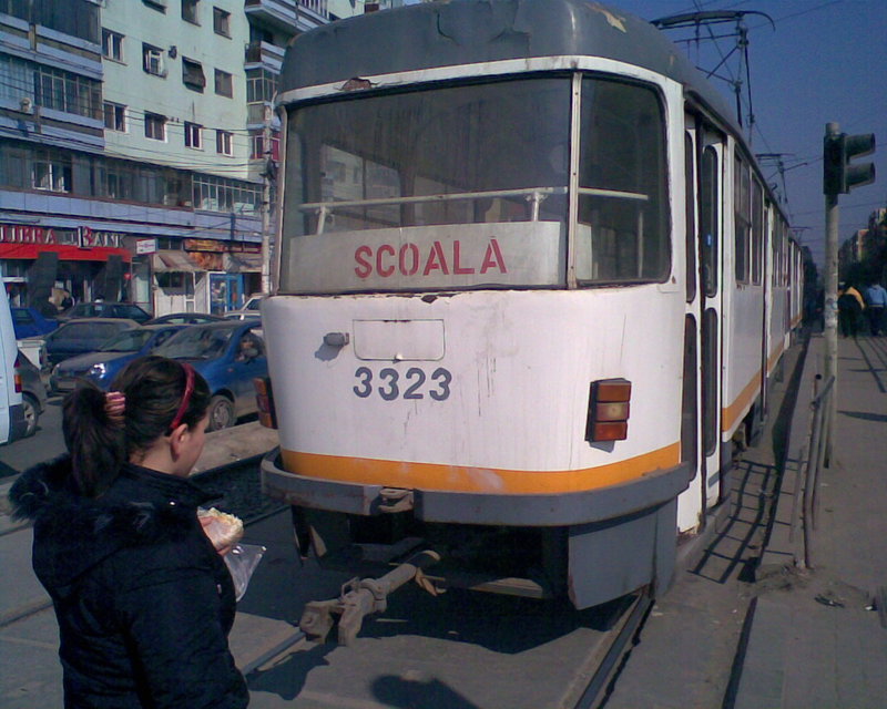 Scoala Tatra T4R 3323, al 2 vagon.jpg