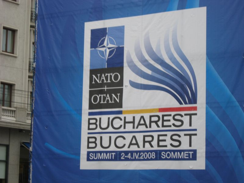 Summit-ul NATO, Bucureºti, 2-4 aprilie (800x600).JPG
