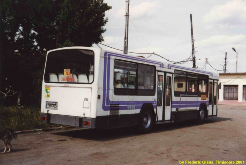 TM05AEK-Autobus Renault PR100 Timisoara 2001 _037.jpg