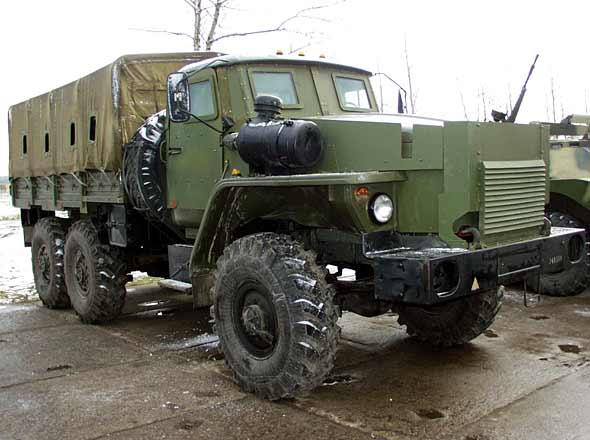 Ural-4320-10_2001_2m.jpg