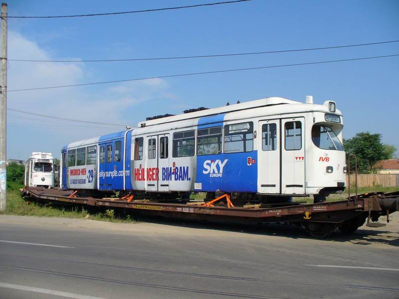12 Sosirea garniturii cu cele 3 vagoane 4.JPG