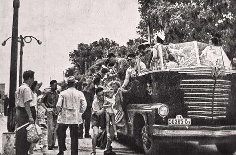 Autobuz turistic la Mamaia.jpg