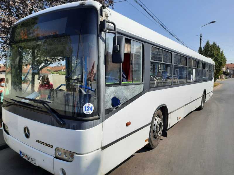 autobuzotlvandalizat2.jpg