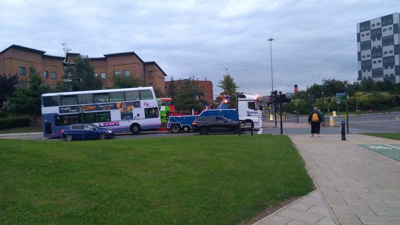Mercedes Actros Recovery + bus 2.jpg