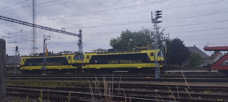 Loko Trans 240-051-3 & 240-123-0,2.jpg