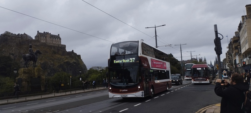 Lothian 695.jpg
