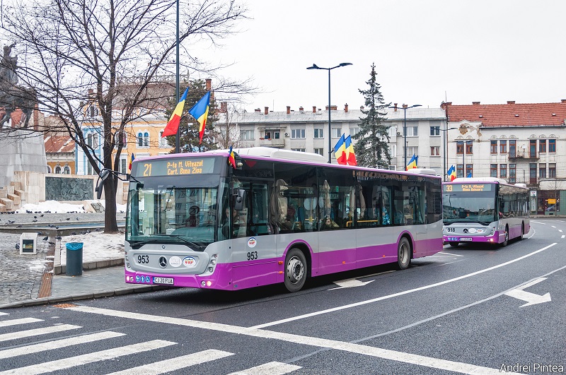 953.jpg