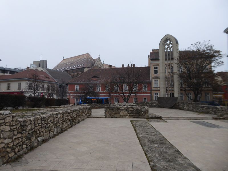 Budapesta, 19-22 decembrie 198.jpg