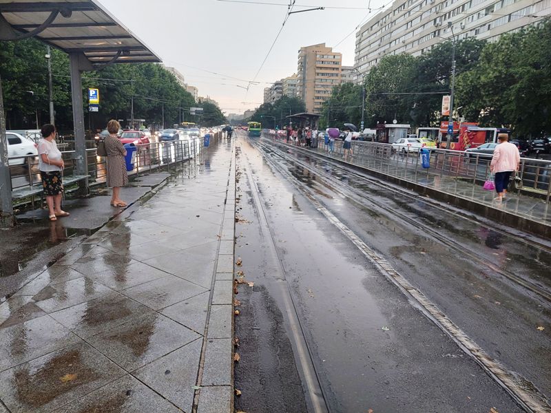 Bucuresti, 16 iulie 004.jpg