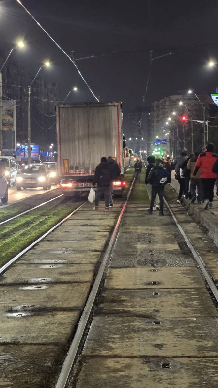 tir-linie-tramvai-blocaj-4.jpg