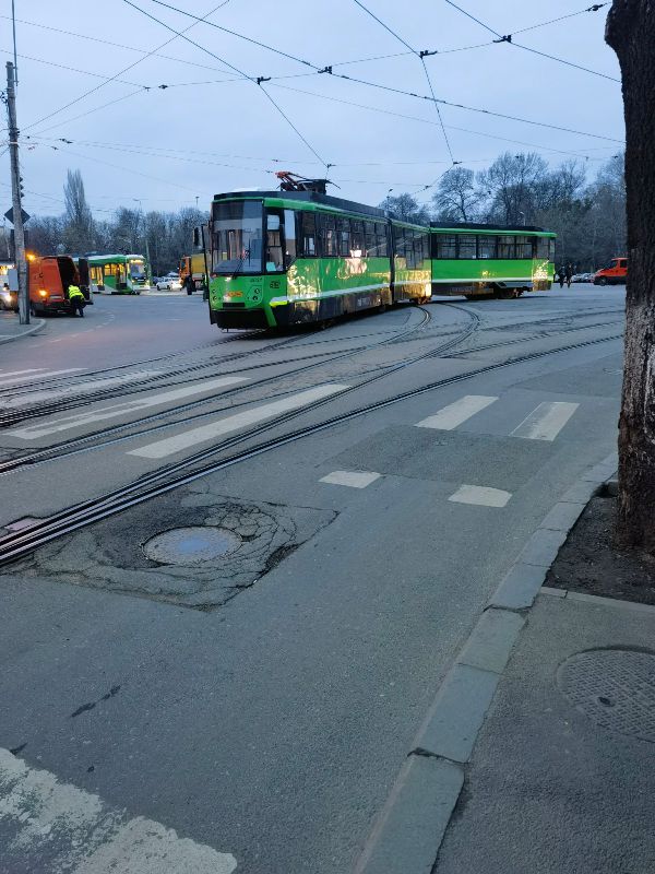 tramvai-deraiat.jpg