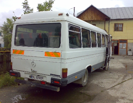 657978-3-m.jpg