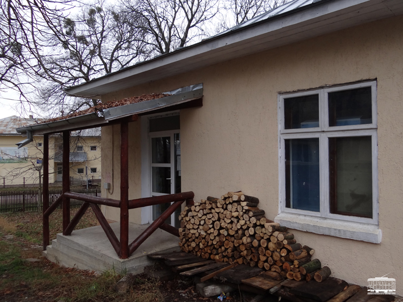 5. Biblioteca comunala Dobrovat.jpg