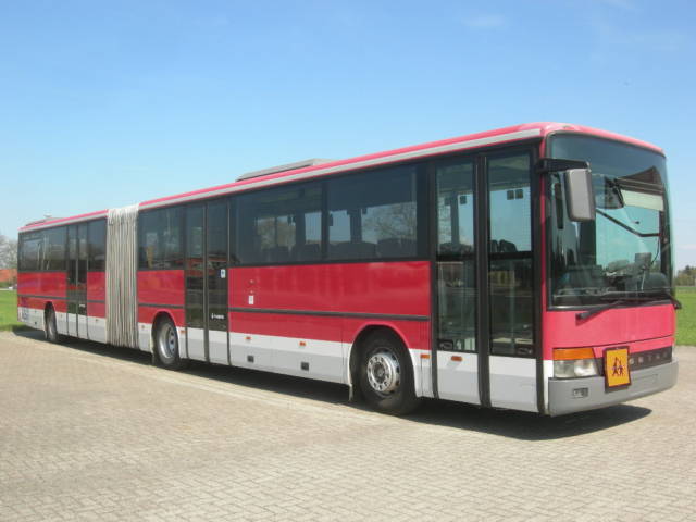 87_8406330806.jpg