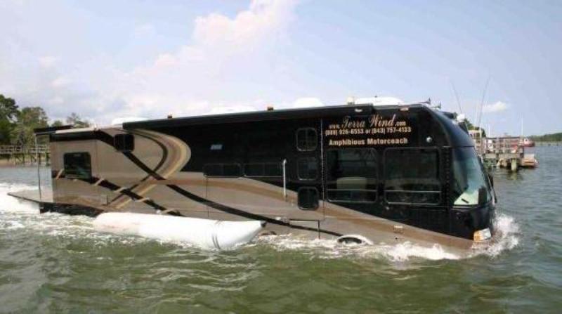 amfi-bus in India.jpg