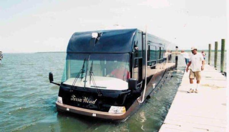 amfi-bus in India (3).jpg