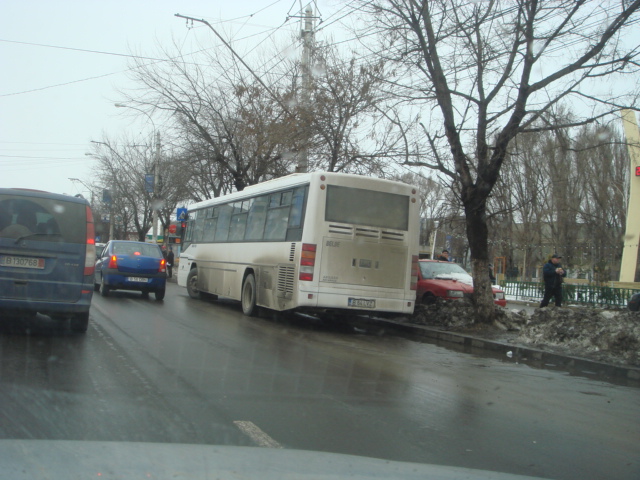 B64LVZ un BMC Belde langa AGIP Militari.JPG