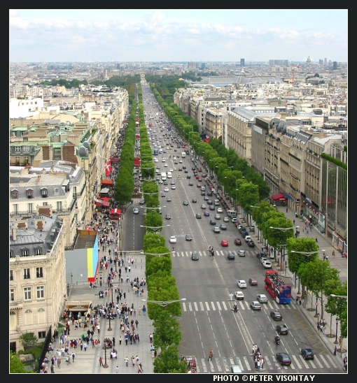 France_Paris_ChampsElysees2.jpg