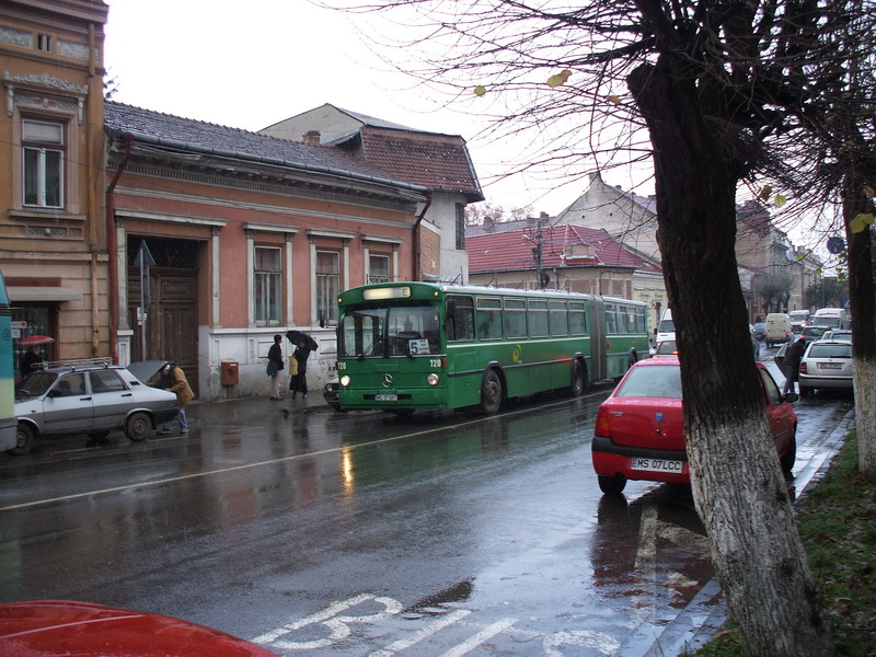 Mercedes 12 Linia 5 Zona Scarilor Rakoczi.jpg