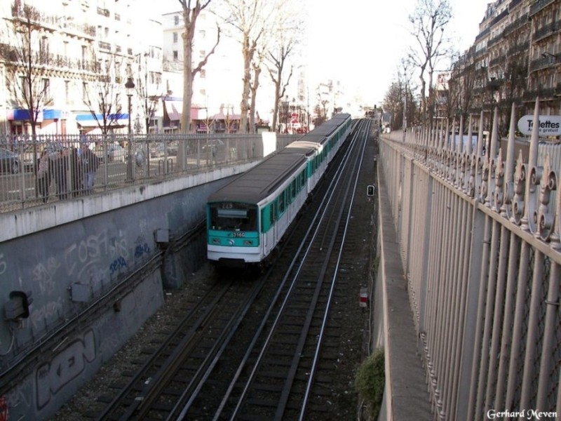 Metro316G.Paris.jpg
