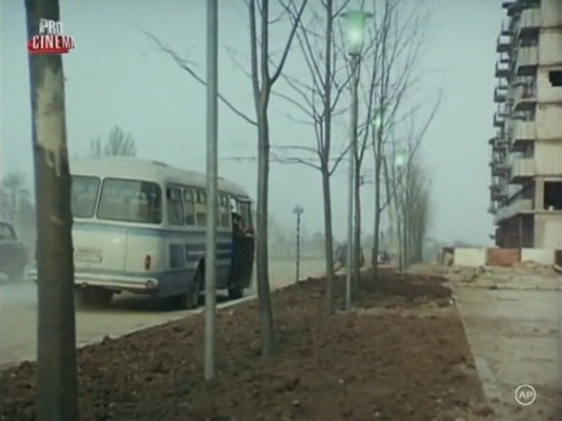 O.lumina.la.etajul.zece.1984.StreamRip.Xvid-HG[(070576)22-25-38].JPG