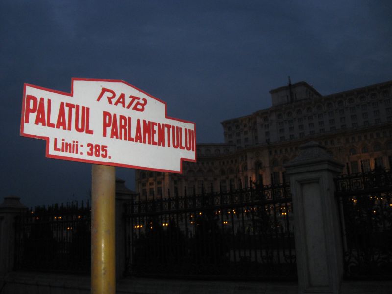 Palatul Parlamentului (staĂŸia 385) 800x600.JPG