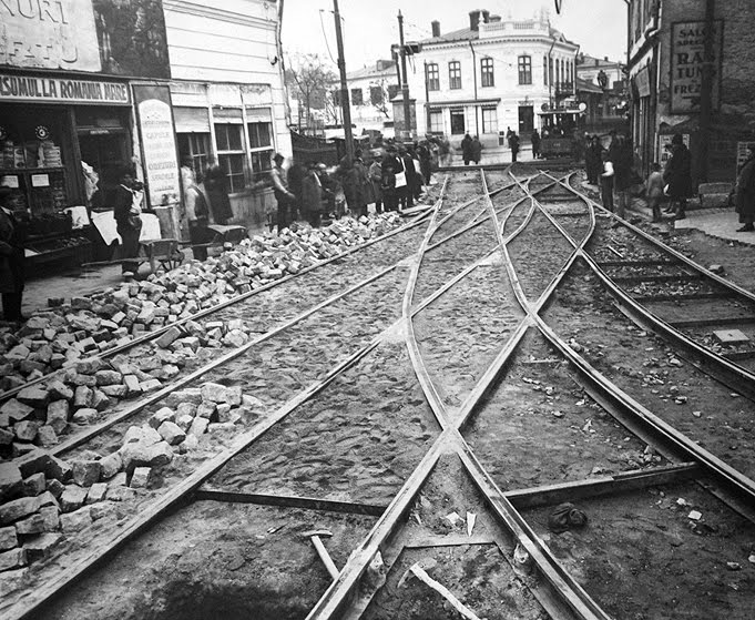 pavaje bucuresti sine tramvai .jpg