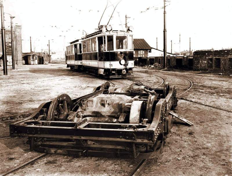 sepia.tramvaie.uzina.12.JPG