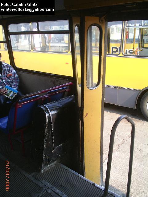 SM-32-BUS-07.jpg