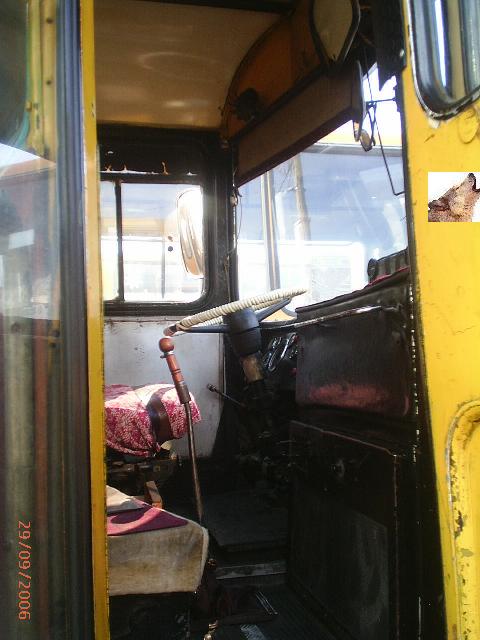 SM-32-BUS-19.jpg