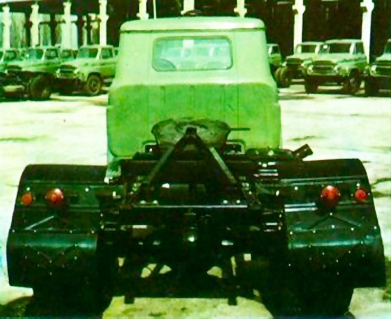SR 113 Bucegi 4x2_18TBR1S-6.jpg