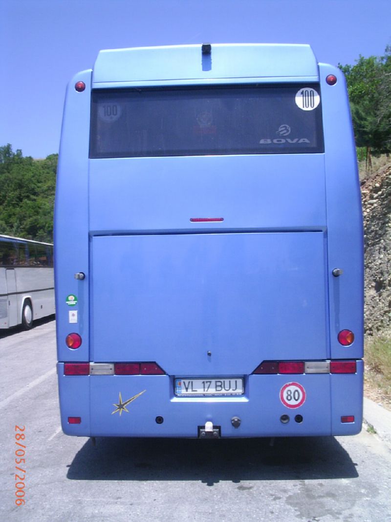 VL17BUJ-19080.jpg